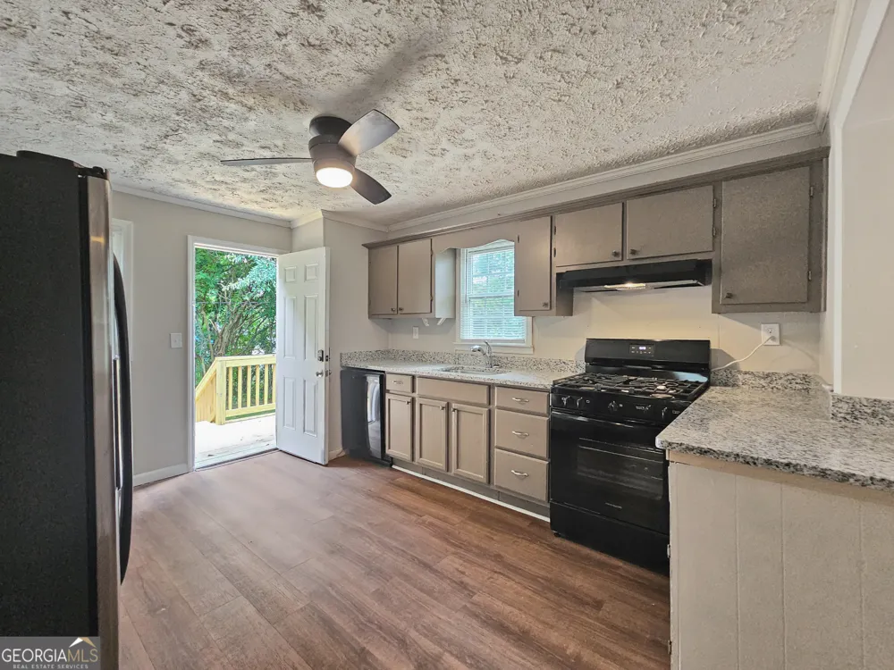202 White ST Hogansville, GA 30230