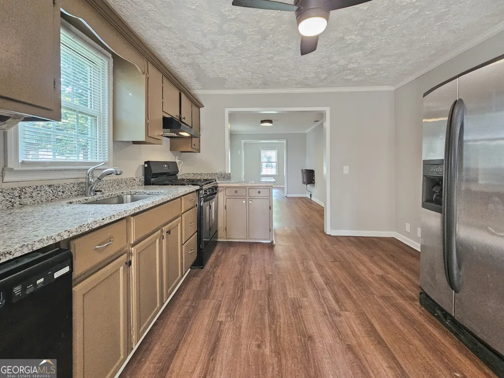 202 White ST Hogansville, GA 30230