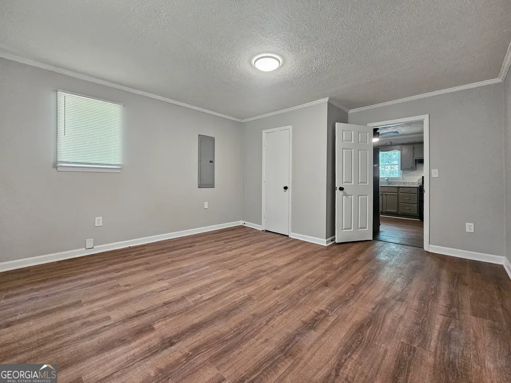 202 White ST Hogansville, GA 30230