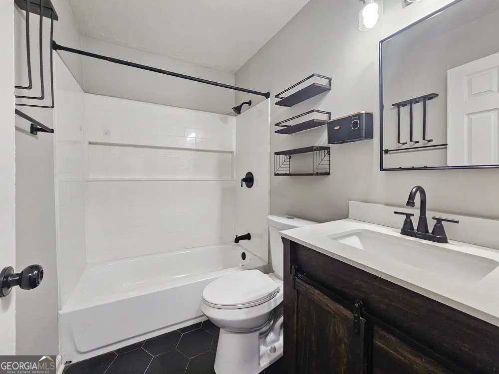 202 White ST Hogansville, GA 30230
