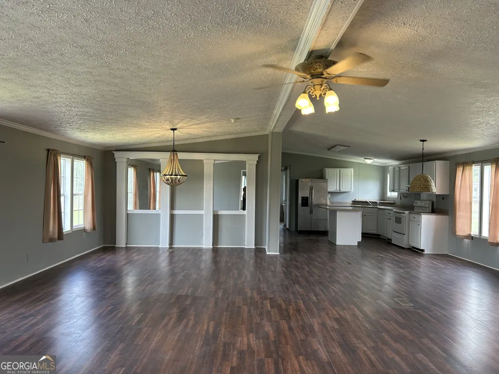 205 Bay ST Collins, GA 30421