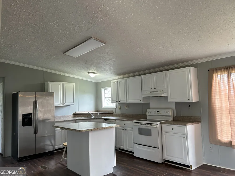 205 Bay ST Collins, GA 30421