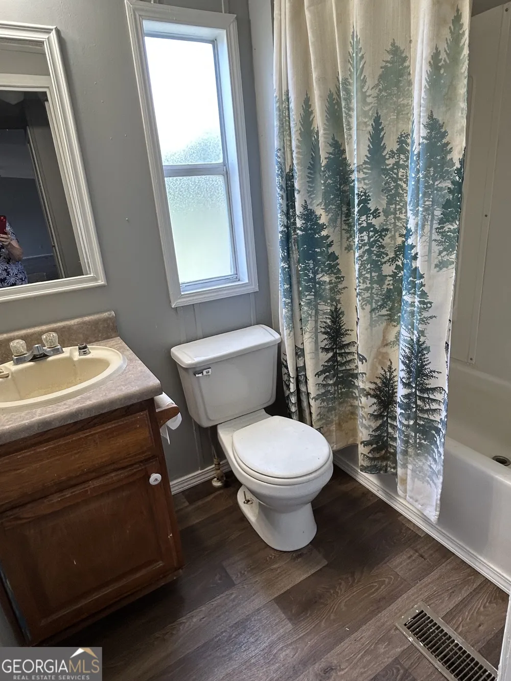 205 Bay ST Collins, GA 30421