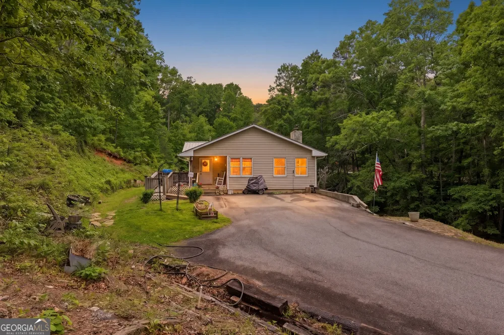 169 N Pinecrest RD Toccoa, GA 30577