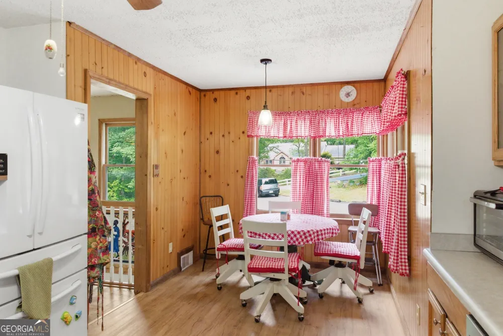 169 N Pinecrest RD Toccoa, GA 30577