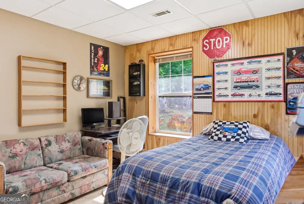 169 N Pinecrest RD Toccoa, GA 30577
