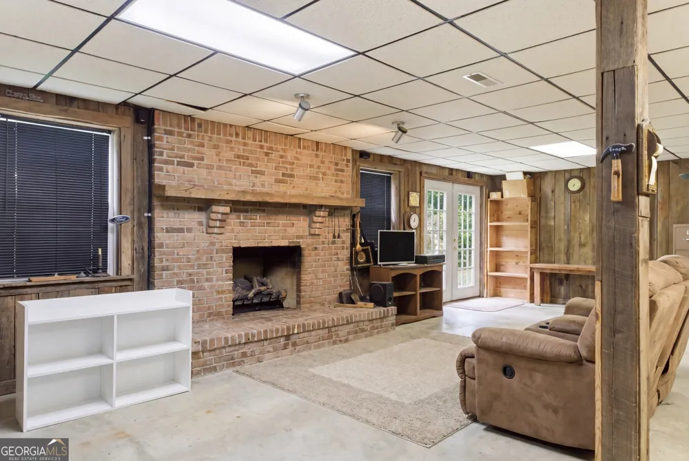 169 N Pinecrest RD Toccoa, GA 30577