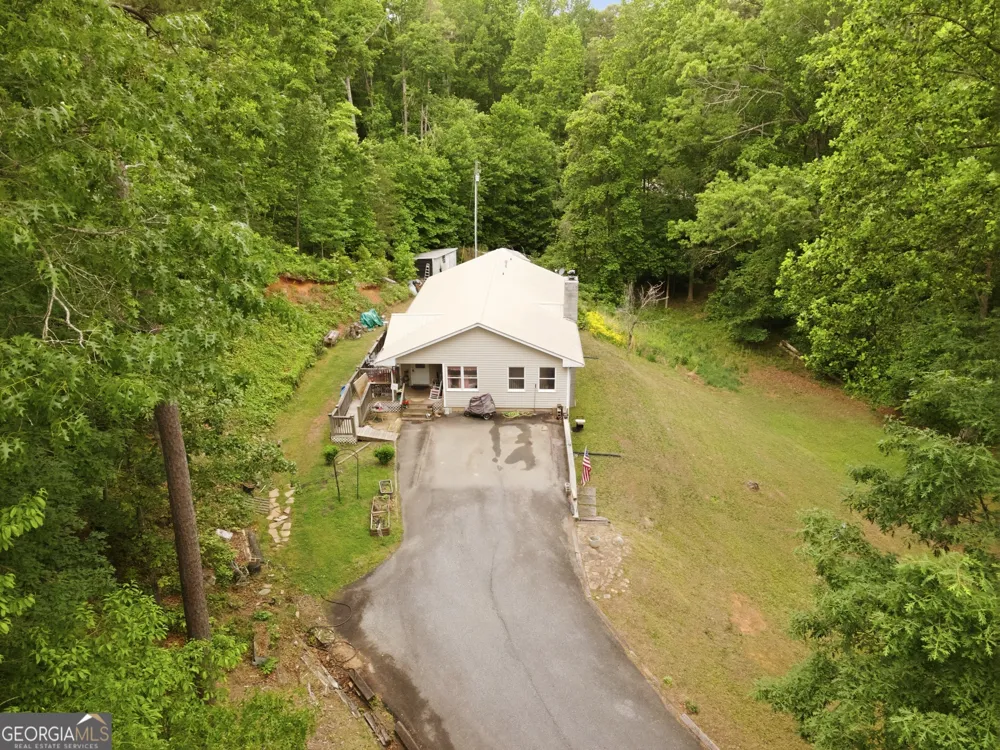 169 N Pinecrest RD Toccoa, GA 30577