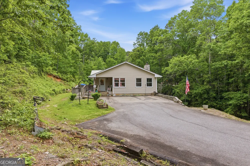 169 N Pinecrest RD Toccoa, GA 30577