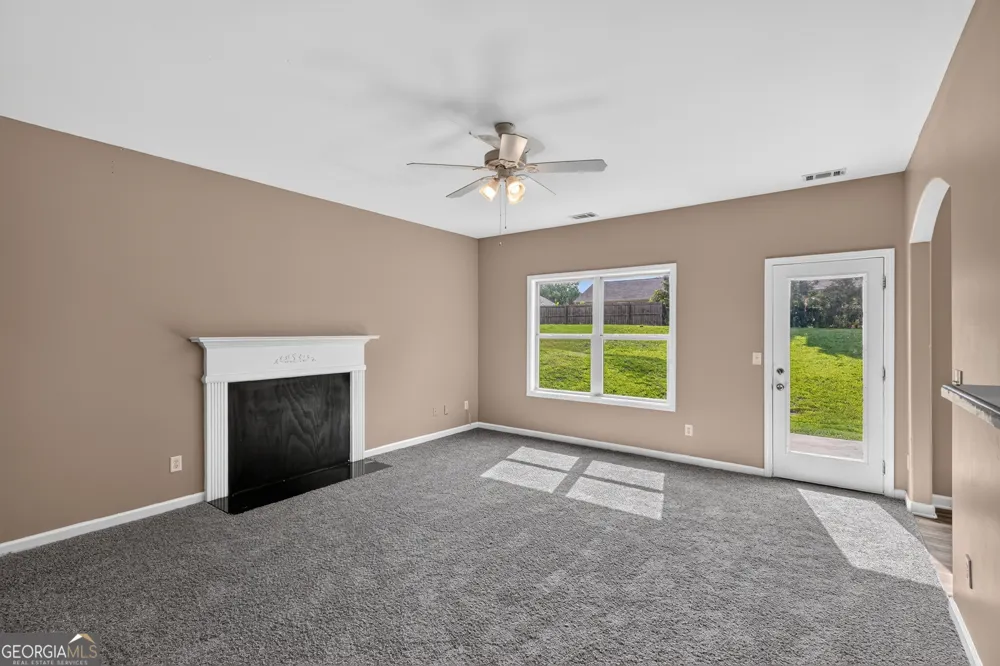 354 Shady GLN Dallas, GA 30132