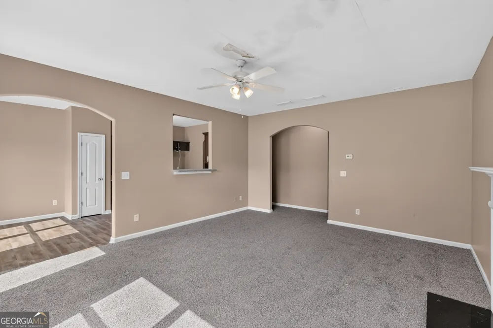 354 Shady GLN Dallas, GA 30132