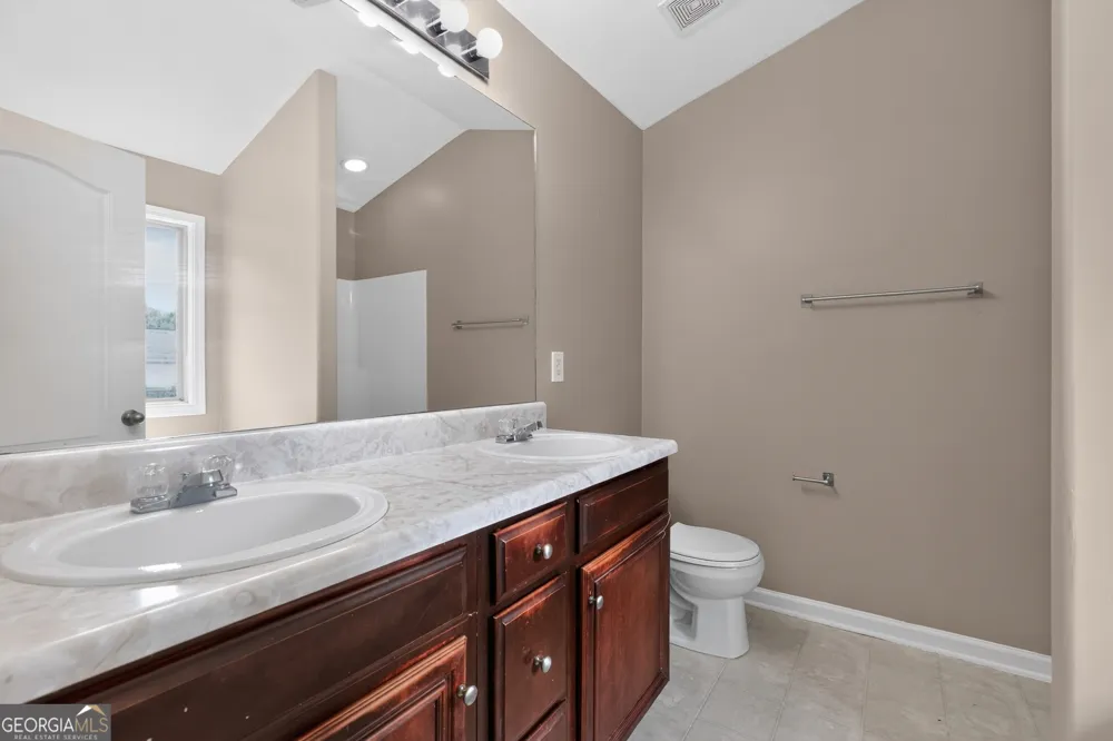 354 Shady GLN Dallas, GA 30132
