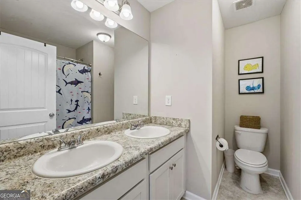 17 Four Feathers LN NE Rydal, GA 30171