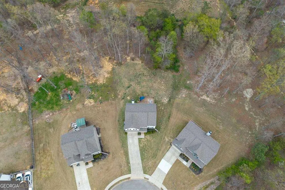 17 Four Feathers LN NE Rydal, GA 30171