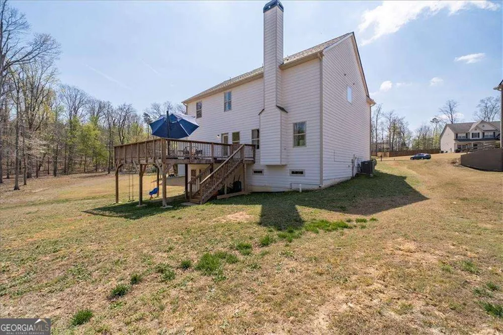 17 Four Feathers LN NE Rydal, GA 30171