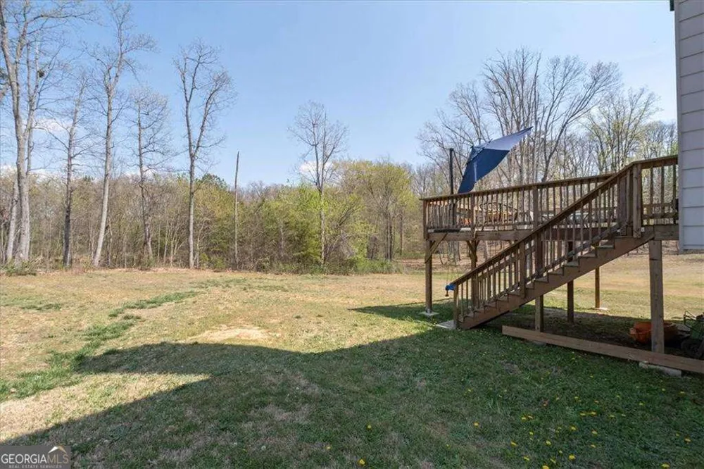 17 Four Feathers LN NE Rydal, GA 30171