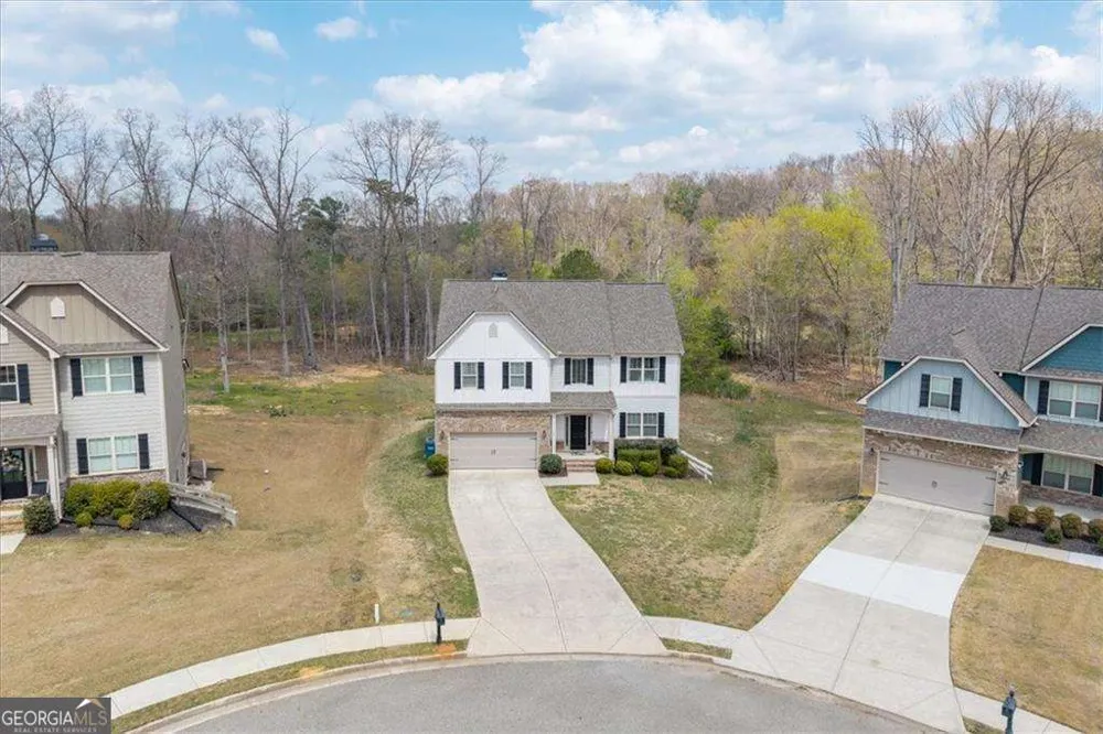 17 Four Feathers LN NE Rydal, GA 30171