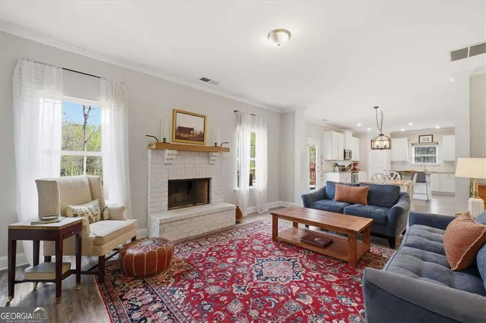 17 Four Feathers LN NE Rydal, GA 30171