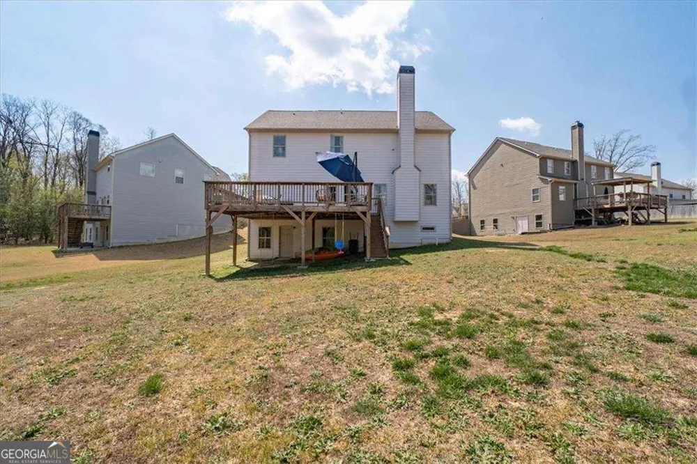 17 Four Feathers LN NE Rydal, GA 30171