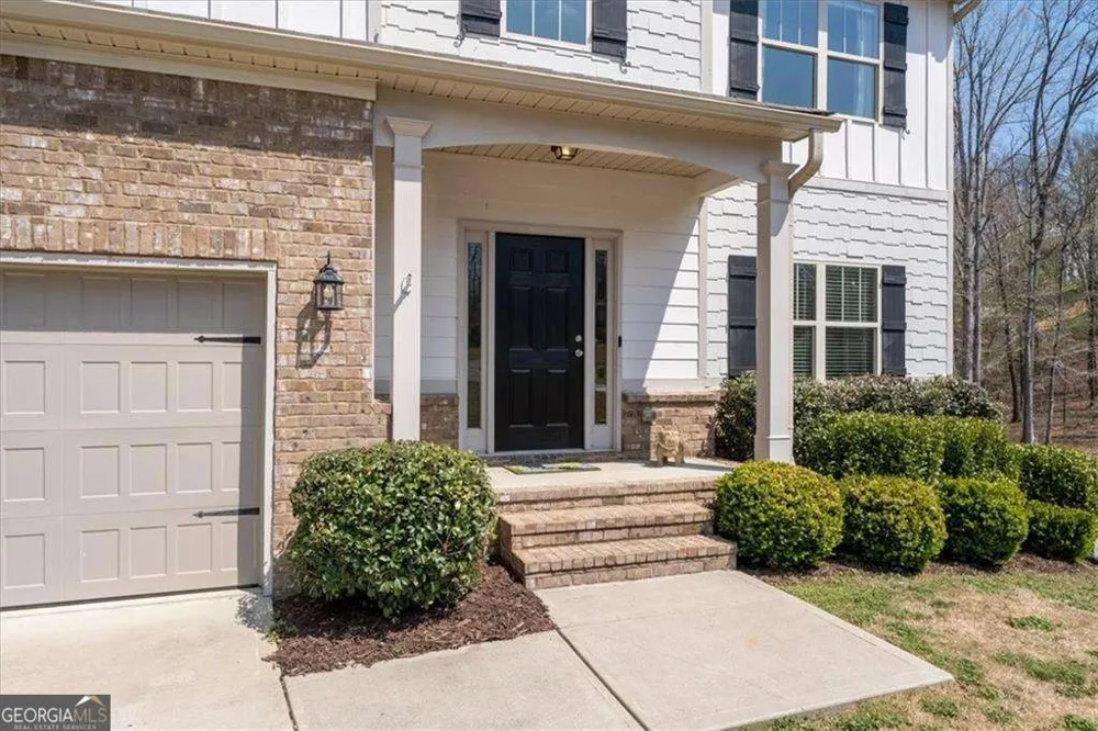 17 Four Feathers LN NE Rydal, GA 30171