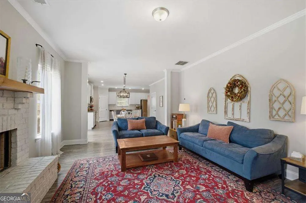 17 Four Feathers LN NE Rydal, GA 30171