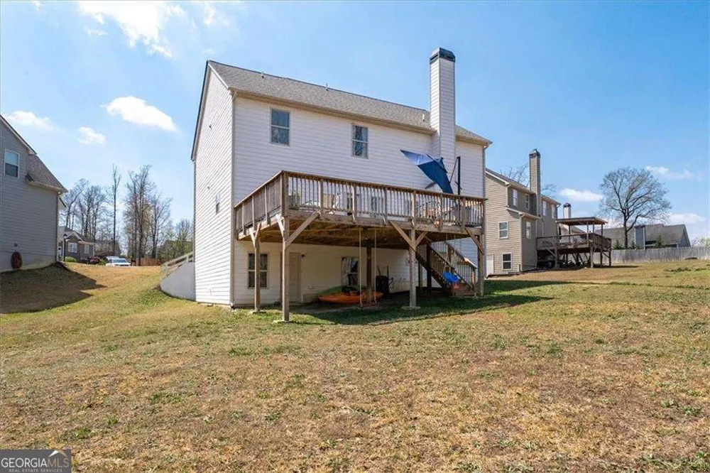 17 Four Feathers LN NE Rydal, GA 30171