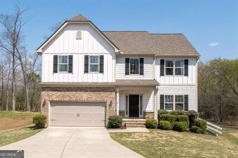 17 Four Feathers LN NE