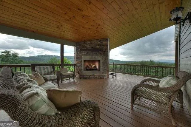 384 Dean RD Mineral Bluff, GA 30559