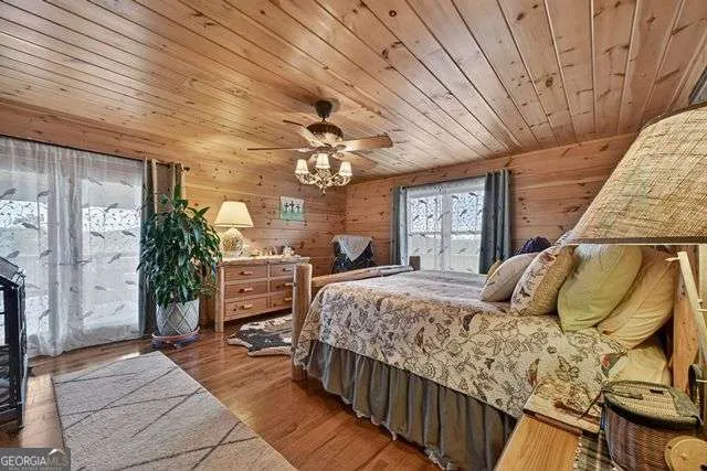 384 Dean RD Mineral Bluff, GA 30559