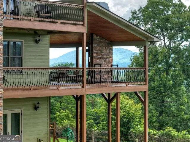 384 Dean RD Mineral Bluff, GA 30559