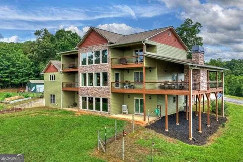384 Dean RD