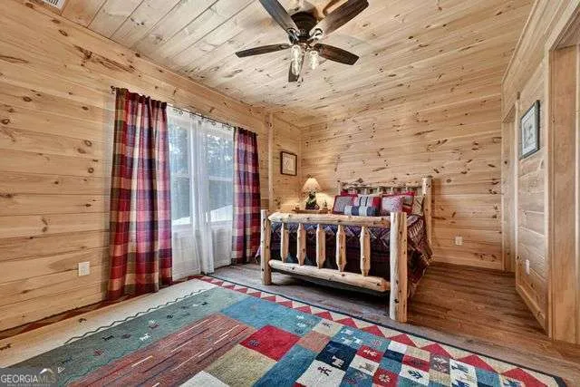 384 Dean RD Mineral Bluff, GA 30559
