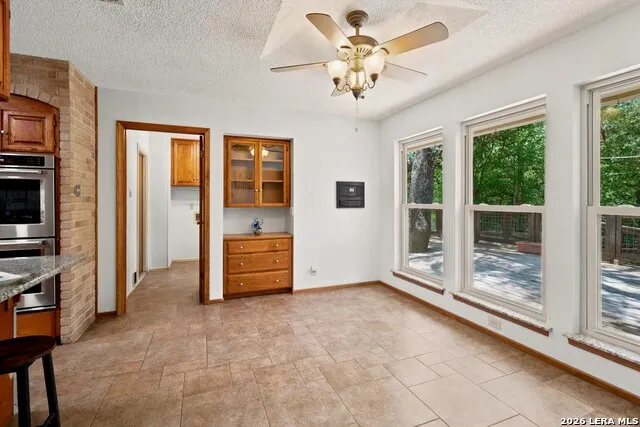 2306 Park Creek San Antonio, TX 78259