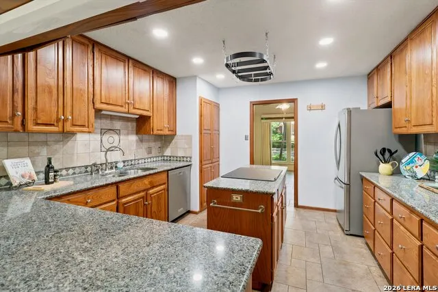 2306 Park Creek San Antonio, TX 78259