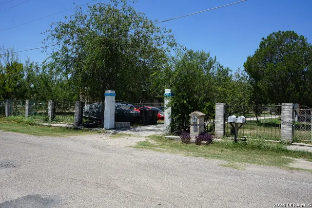 2593 EIDSON RD Eagle Pass, TX 78852