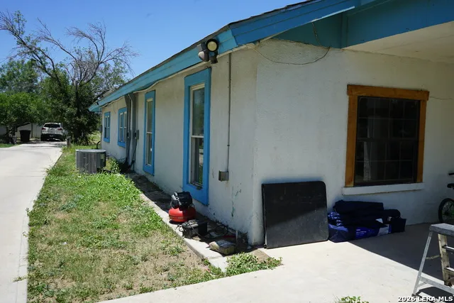 2593 EIDSON RD Eagle Pass, TX 78852