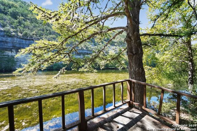 648 BLUFFCREEK RD Leakey, TX 78873
