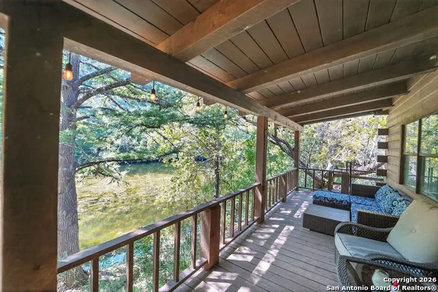 648 BLUFFCREEK RD Leakey, TX 78873