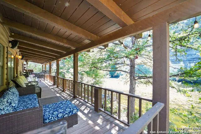 648 BLUFFCREEK RD Leakey, TX 78873