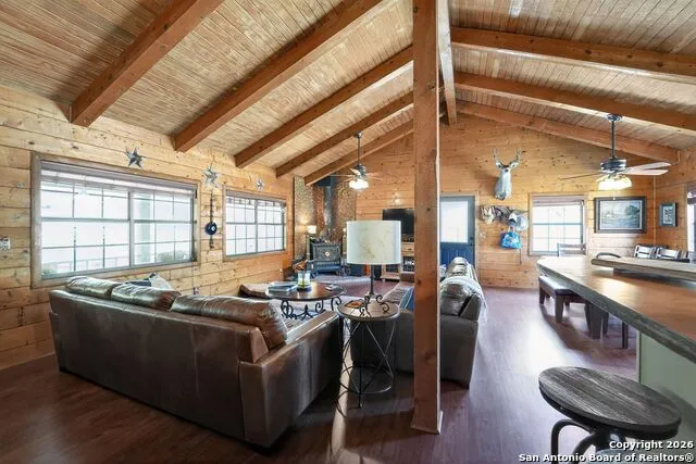 648 BLUFFCREEK RD Leakey, TX 78873