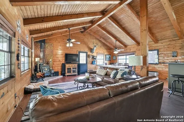 648 BLUFFCREEK RD Leakey, TX 78873