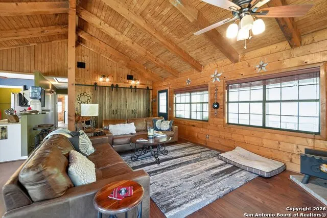 648 BLUFFCREEK RD Leakey, TX 78873