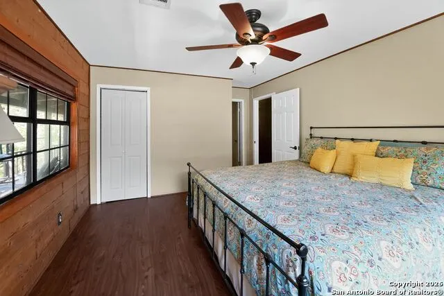 648 BLUFFCREEK RD Leakey, TX 78873