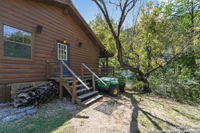 648 BLUFFCREEK RD Leakey, TX 78873