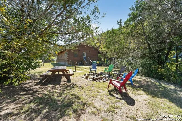 648 BLUFFCREEK RD Leakey, TX 78873