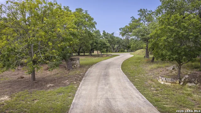 5261 W Ammann Rd Bulverde, TX 78163