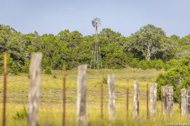 5261 W Ammann Rd Bulverde, TX 78163