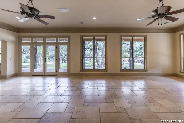5261 W Ammann Rd Bulverde, TX 78163