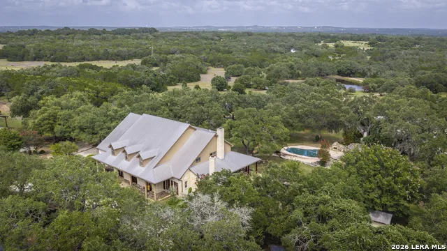 5261 W Ammann Rd Bulverde, TX 78163
