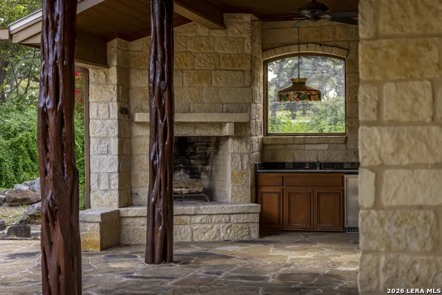 5261 W Ammann Rd Bulverde, TX 78163